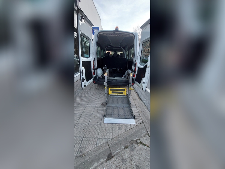 Renault Master comi 9 plazas foto 2